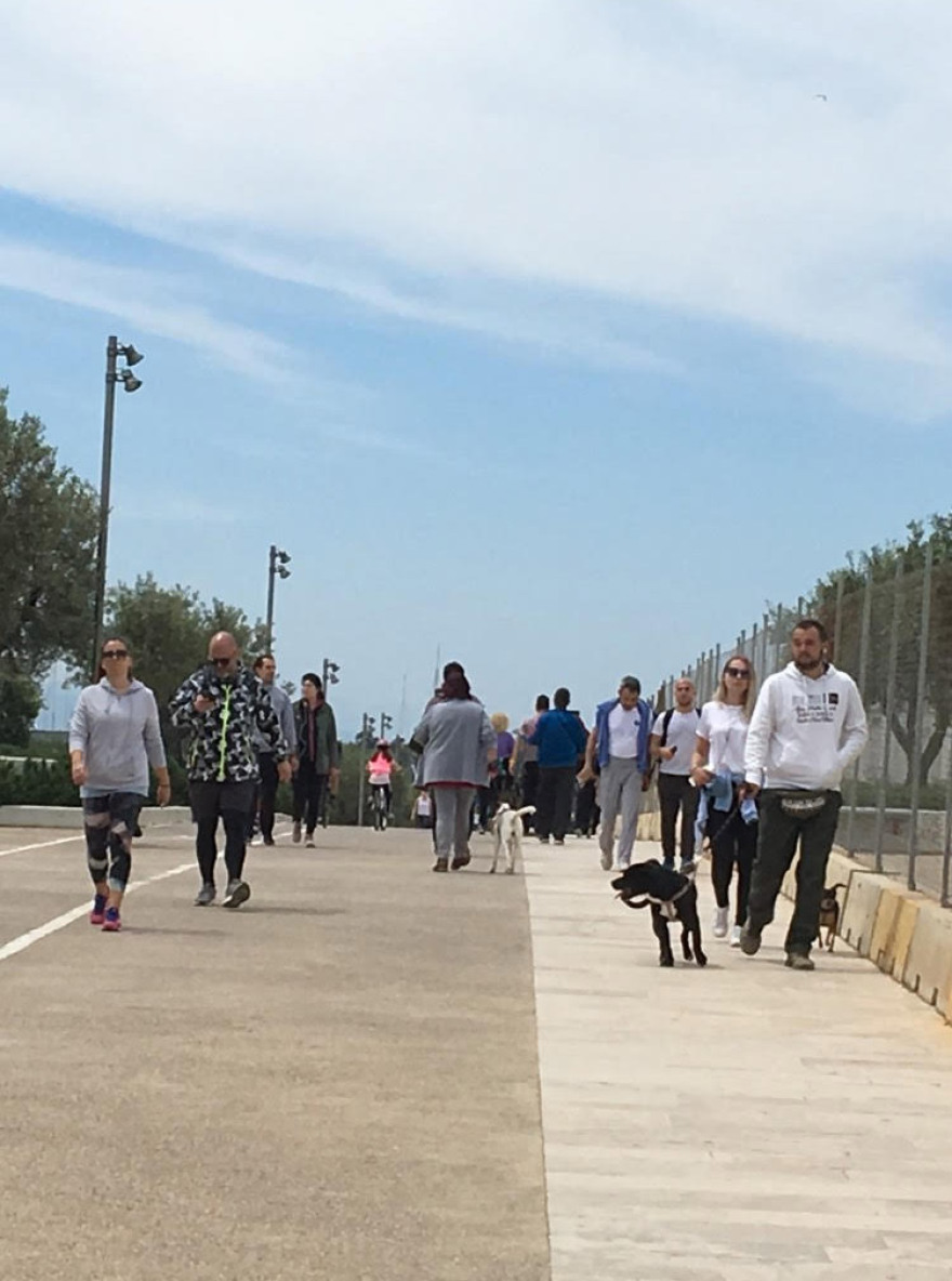 Απαγόρευση κυκλοφορίας: Με «σύμμαχο» τον καιρό γέμισε ξανά ο Φλοίσβος από περιπατητές