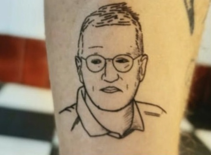 Κορωνοϊός: Ο... «Τσιόδρας» της Σουηδίας έγινε τατουάζ