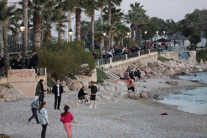 Απαγόρευση κυκλοφορίας: 1.408 παραβάσεις την Κυριακή για άσκοπες μετακινήσεις