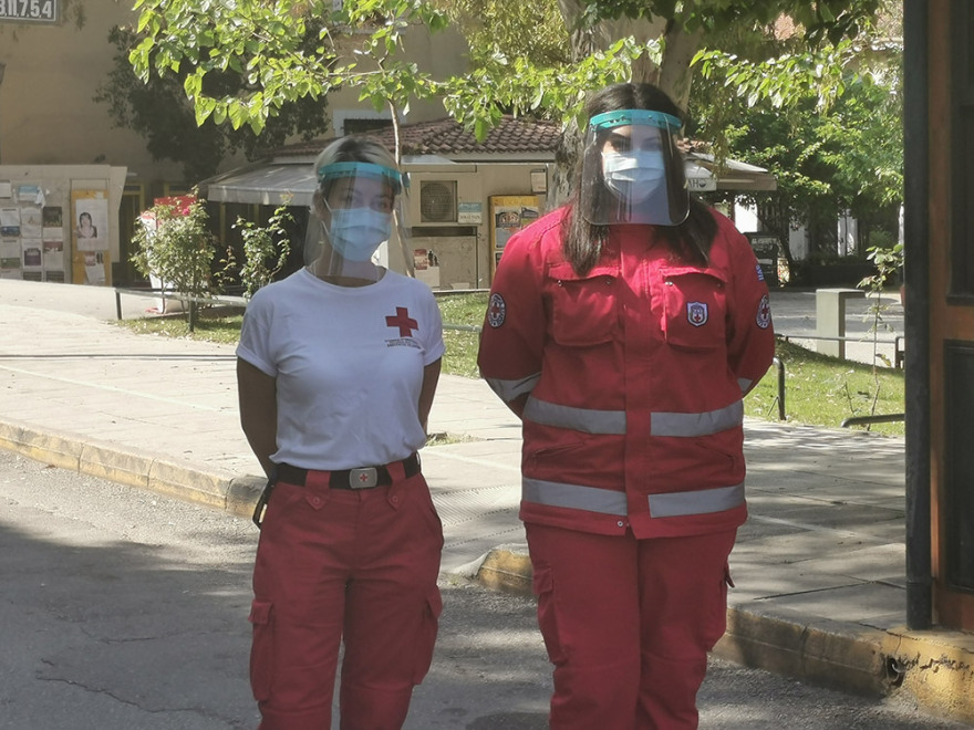 Υποθηκοφυλακείο Αθηνών: Ουρές στην πρεμιέρα της επαναλειτουργίας - Θερμομέτρηση στο Ειρηνοδικείο - Δείτε βίντεο