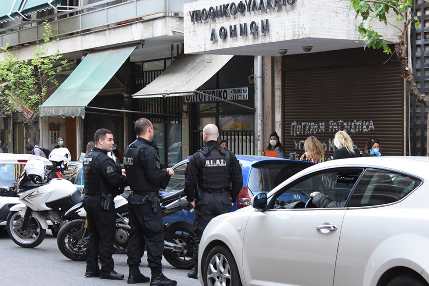 Υποθηκοφυλακείο Αθηνών: Ουρές στην πρεμιέρα της επαναλειτουργίας - Θερμομέτρηση στο Ειρηνοδικείο - Δείτε βίντεο