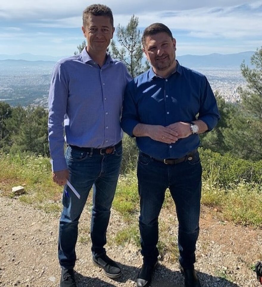 Ο Νίκος Χαρδαλιάς αποκαλύπτεται στον Αντώνη Σρόιτερ: Βουρκώνει για τις επιθέσεις που δέχεται