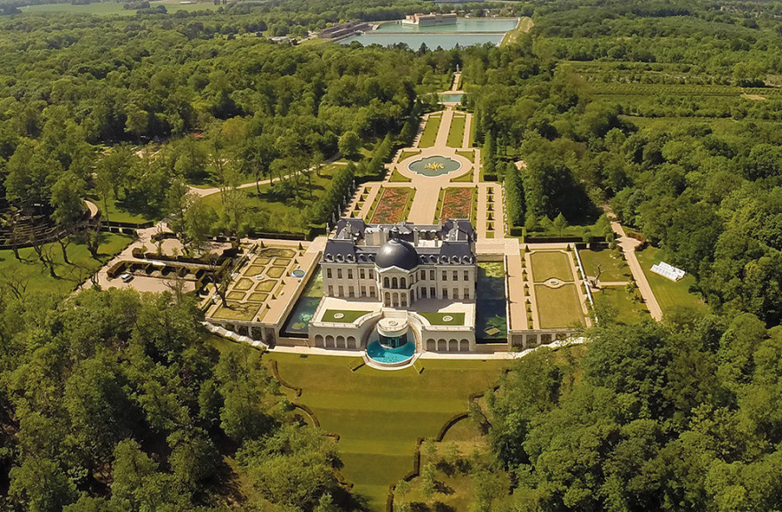 Ο πύργος του πρίγκιπα της Σαουδικής Αραβίας στη Γαλλία, κάνει το Μπάκιγχαμ να ωχριά