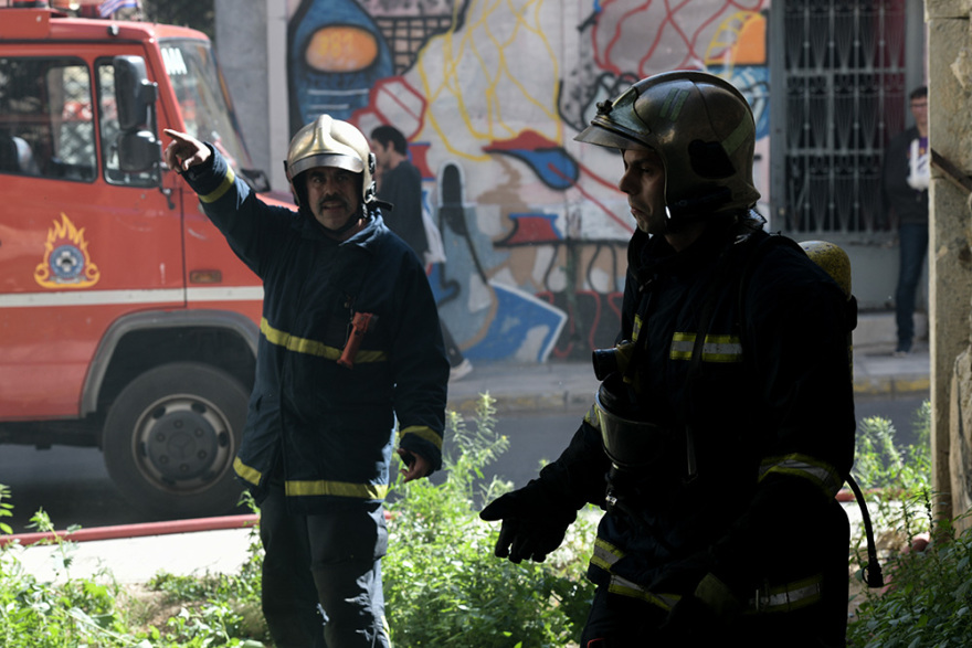 Μεταξουργείο: Φωτιά σε αποθήκη