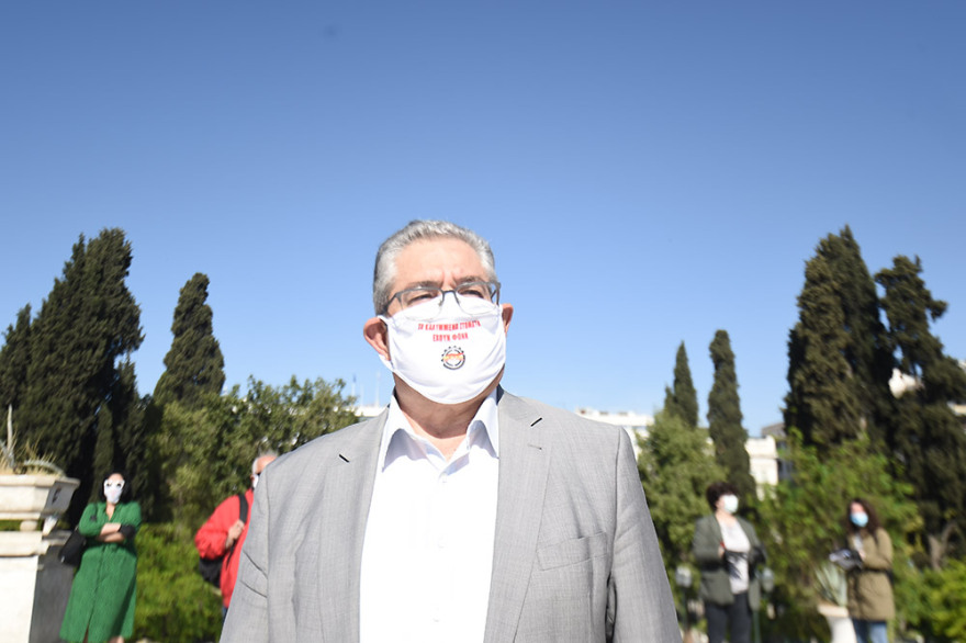 ΠΑΜΕ - Πρωτομαγιά: Με τη... μεζούρα η συγκέντρωση στο Σύνταγμα