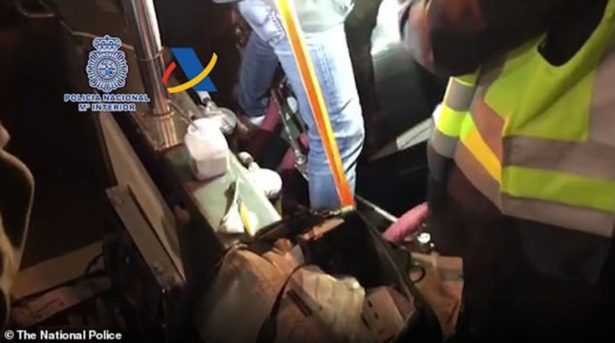 Το βαπόρι και ο επικηρυγμένος Μαδούρο: Η ιστορία ενός ταξιδιού γεμάτου... κοκαΐνη 