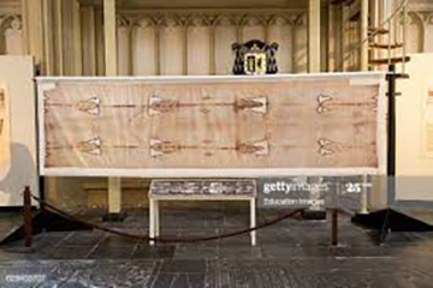 Η Ιερά Σινδόνη του Τορίνο: Πολύτιμο χριστιανικό κειμήλιο ή ένα απλό ύφασμα;