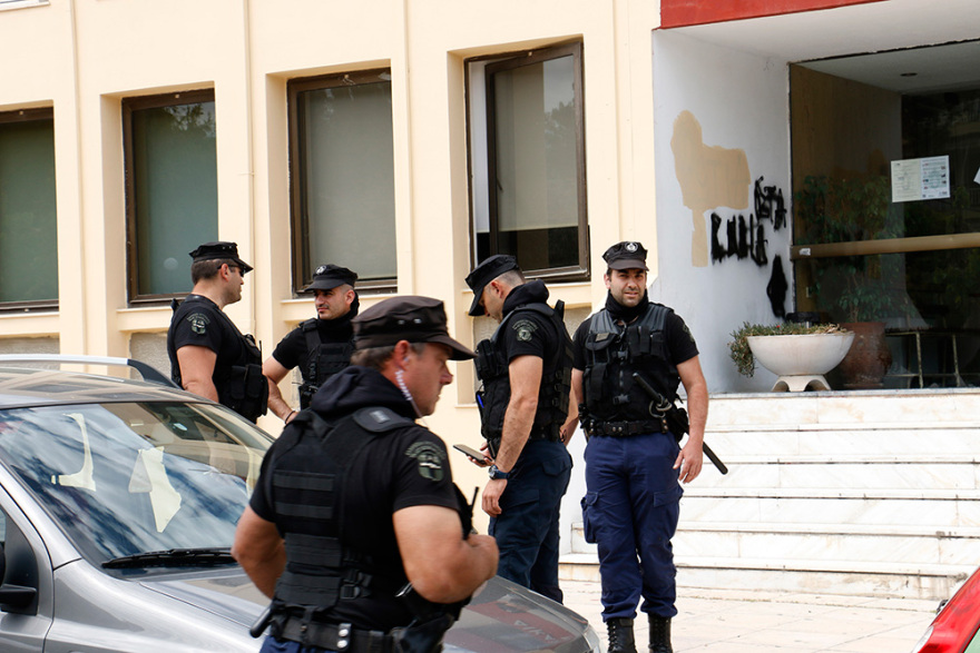 Διπλό φονικό στα Ανώγεια: «Είδα τον Ξυλούρη πάνω από το νεκρό πατέρα μου και τον πυροβόλησα»