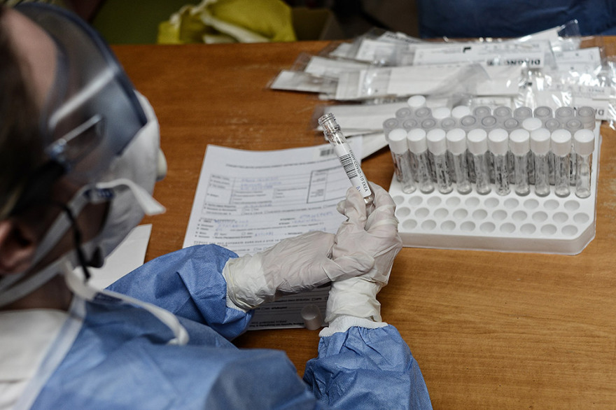 ΕΟΔΥ - Κορωνοϊός: Σε ΚΑΠΗ στο Γαλάτσι η πρώτη αποστολή των κινητών μονάδων