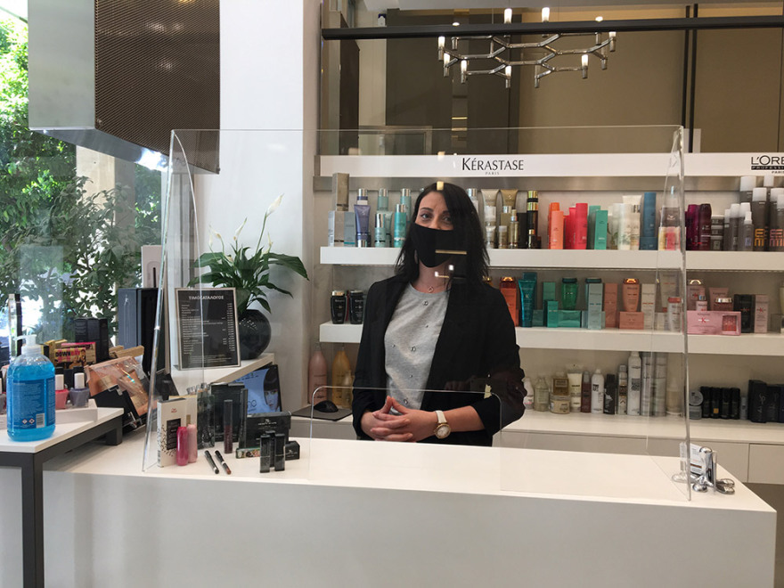 Πρεμιέρα για την άρση των μέτρων - Με μάσκες και από απόσταση οι Έλληνες