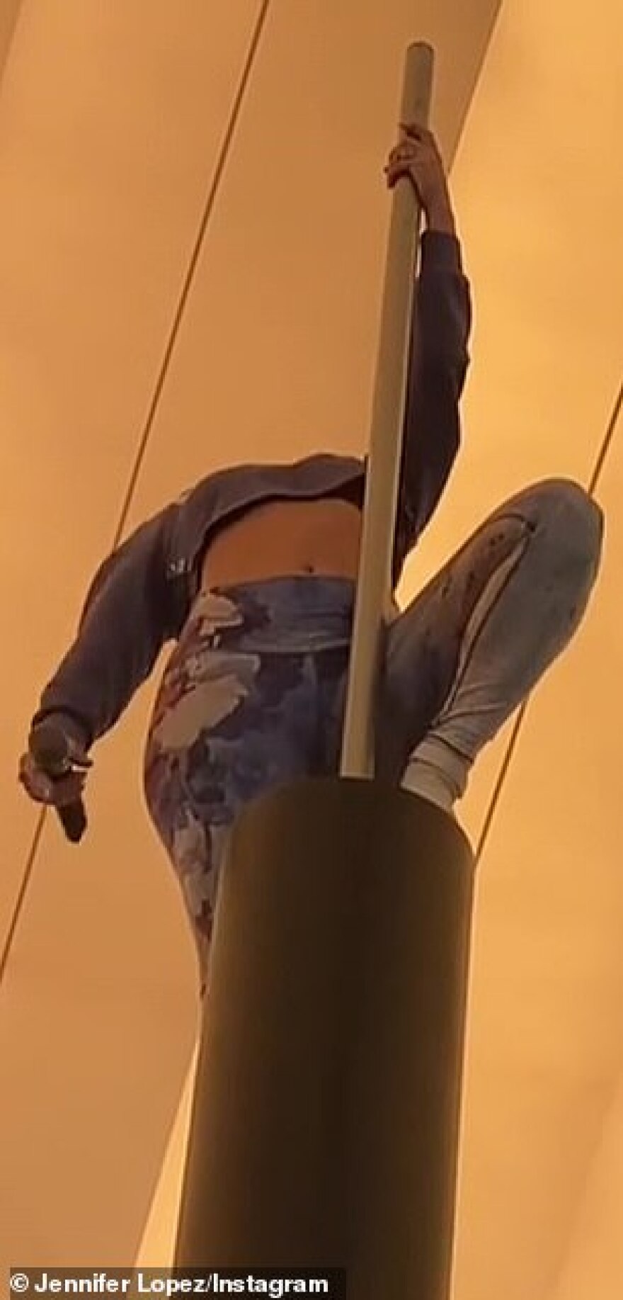 Βίντεο: Η Τζένιφερ Λόπεζ κάνει ιδιαίτερα μαθήματα χορού στη Σακίρα