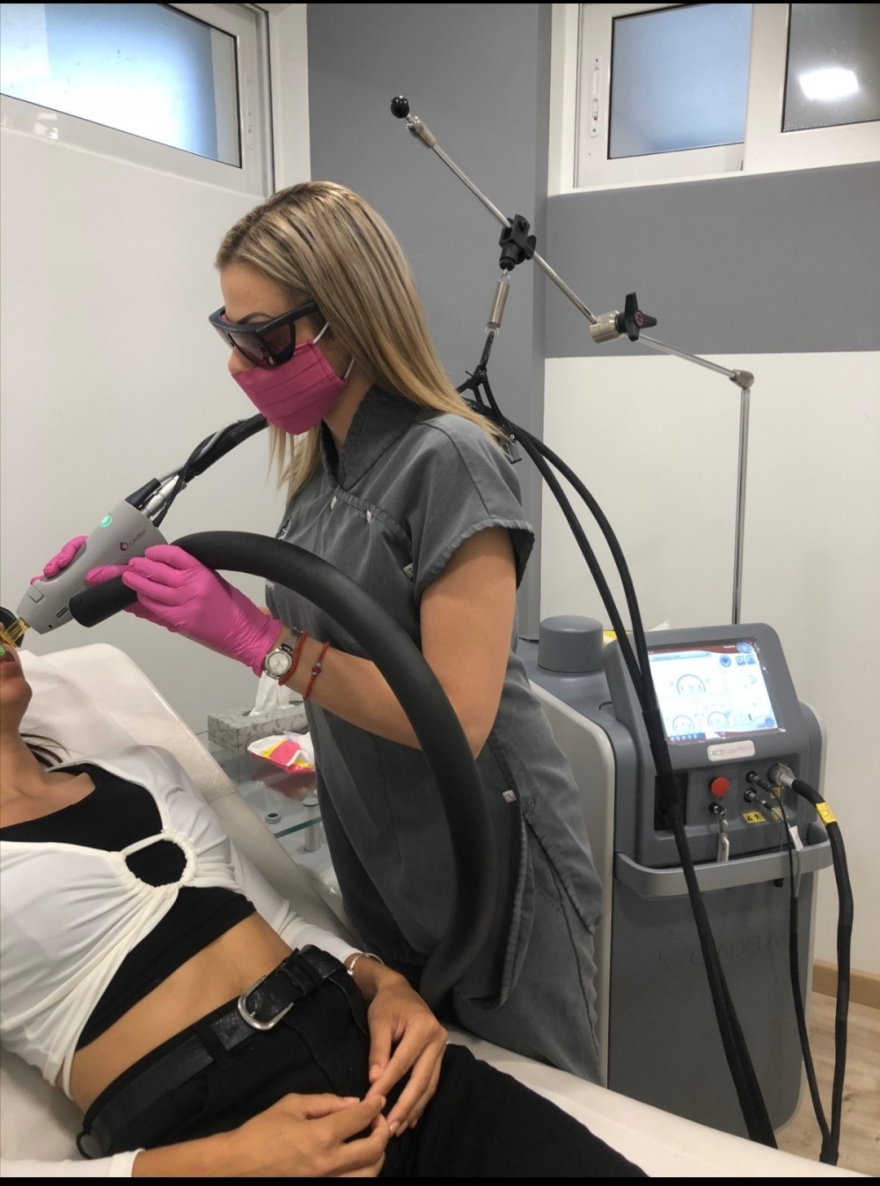 Πρεμιέρα για την άρση των μέτρων - Με μάσκες και από απόσταση οι Έλληνες