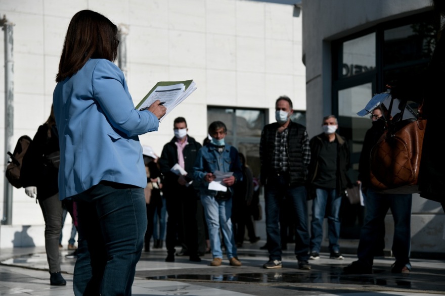 Δίκη Τοπαλούδη: Πρωτόγνωρες σκηνές με τους ενόρκους στο Πρωτοδικείο λόγω κορωνοϊού 