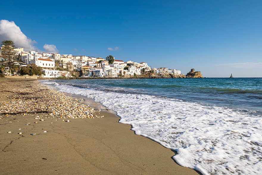 Καλοκαίρι-Τουρισμός: Η αγωνία της άδειας ξαπλώστρας