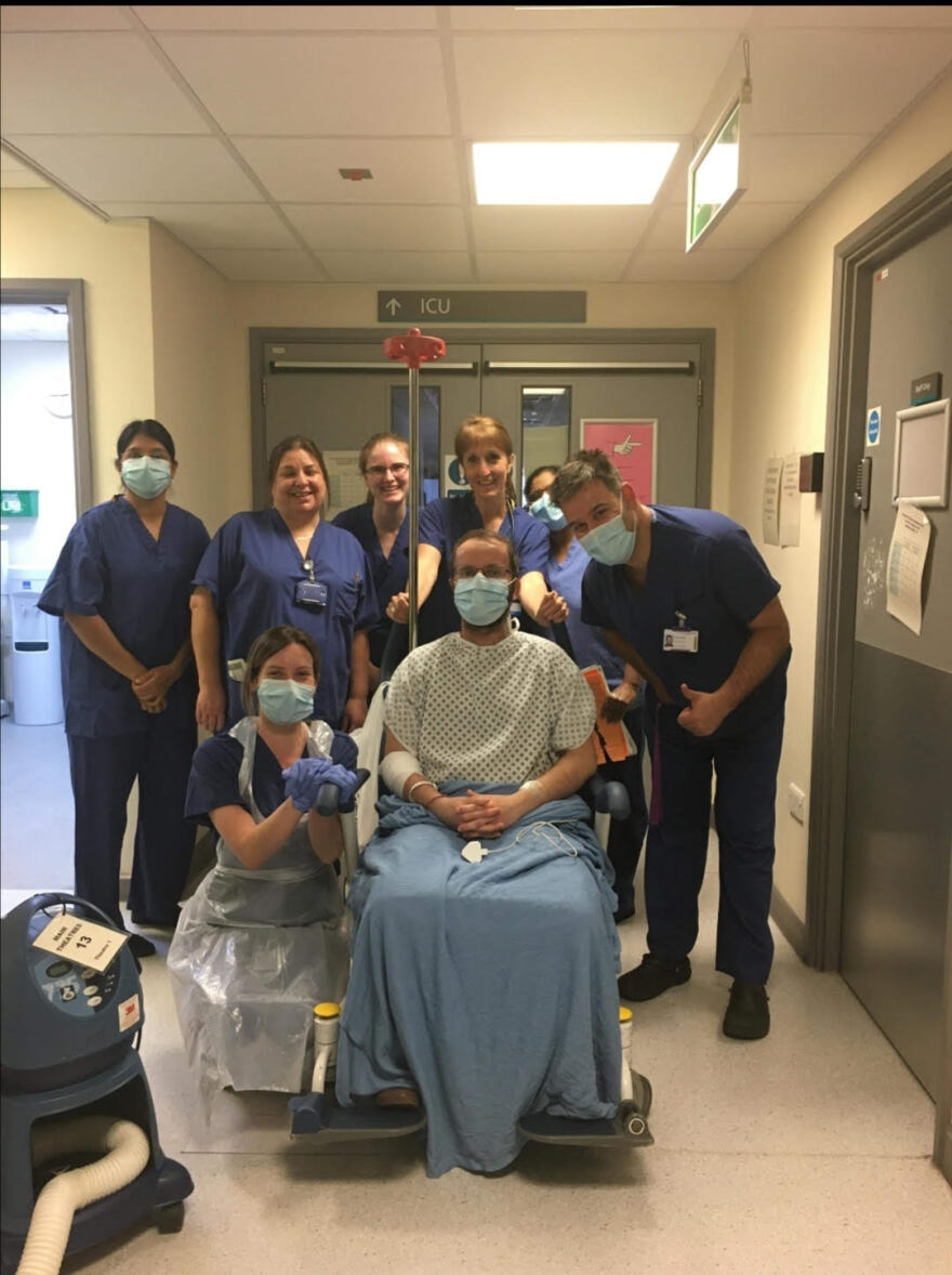 Κορωνοϊός: Ο 34χρονος φαρμακοποιός χωρίς υποκείμενο νόσημα που επέστρεψε νικητής από τον εφιάλτη