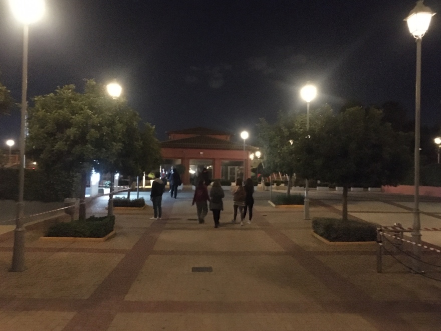 Άρση των μέτρων: Στο παραλιακό μέτωπο έσπευσαν οι Αθηναίοι - Δείτε εικόνες από το Φλοίσβο