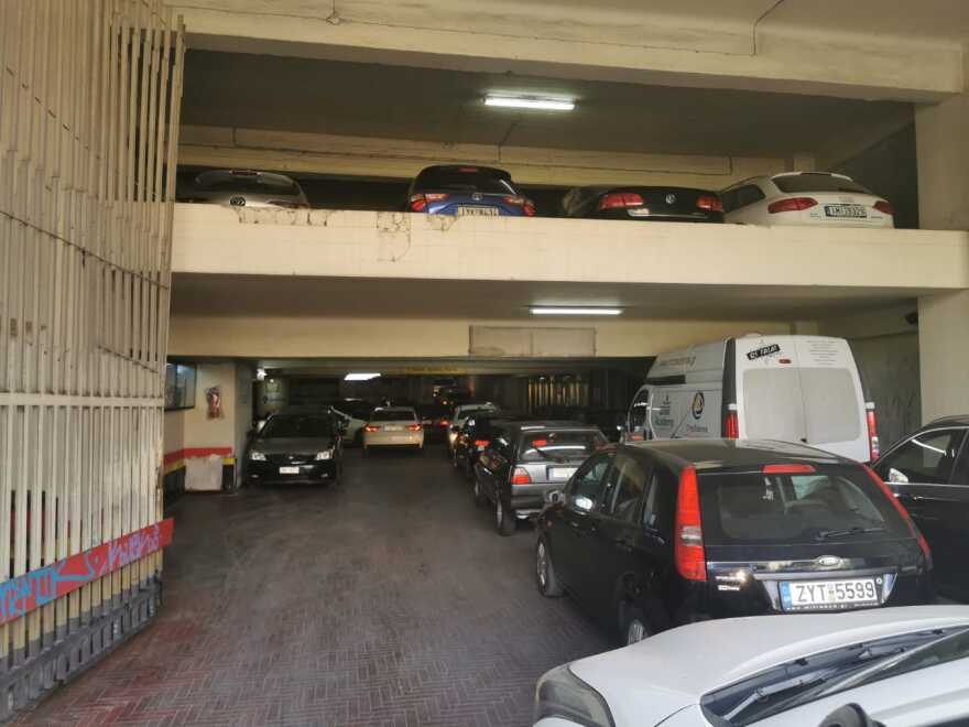 Πρεμιέρα για την άρση των μέτρων - Με μάσκες και από απόσταση οι Έλληνες