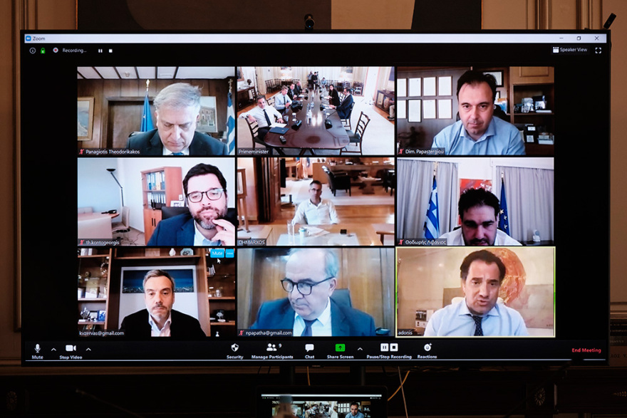 Καταστήματα εστίασης: Περισσότερα «τραπεζάκια έξω» χωρίς αύξηση των δημοτικών τελών