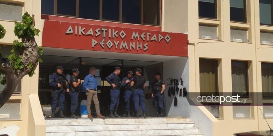 Βεντέτα στα Ανώγεια: Η ώρα της απολογίας - Στο πλευρό του 29χρονου οι συγγενείς του