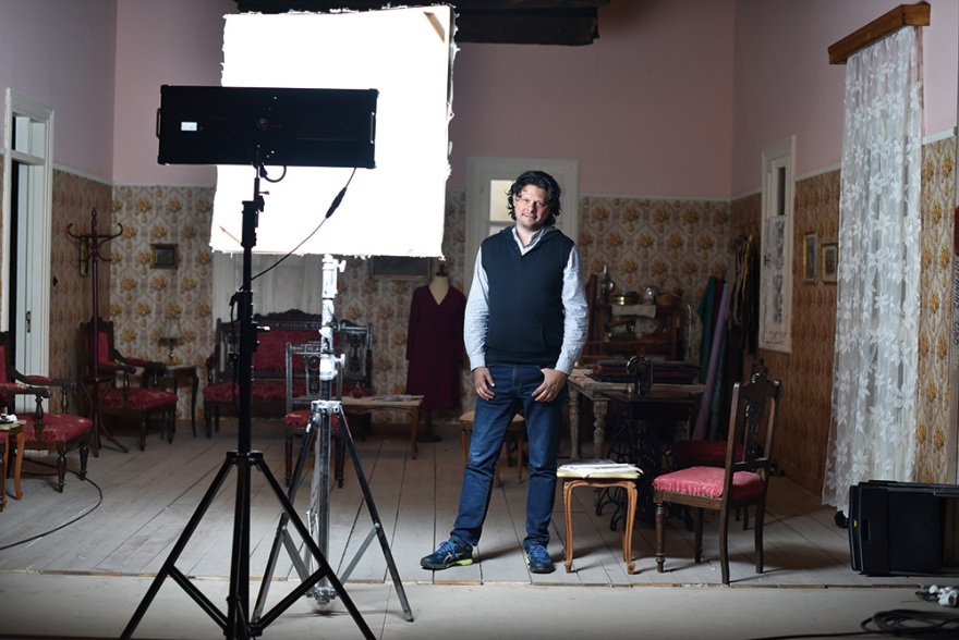 Λευτέρης Χαρίτος: Η ζωή του σκηνοθέτη πριν & μετά τις «Άγριες Μέλισσες»