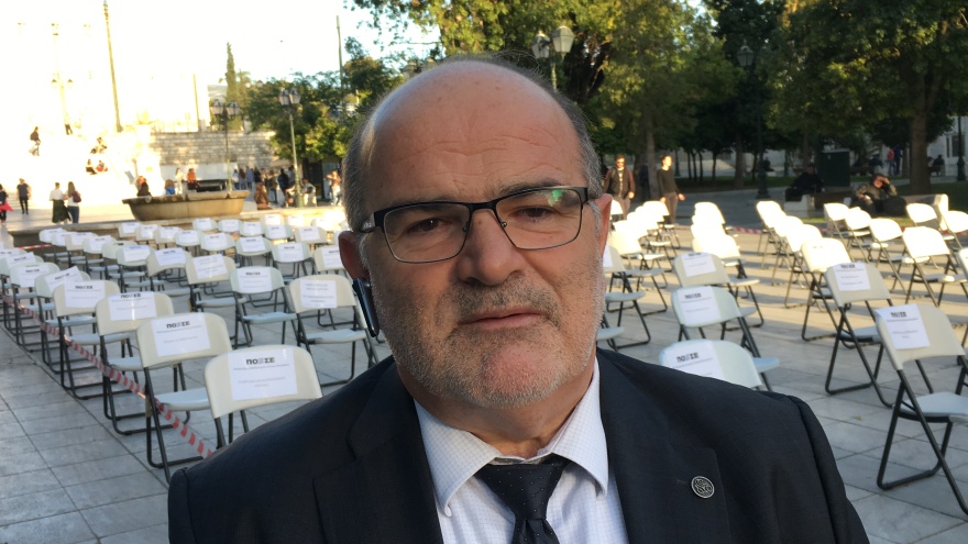 Δείτε βίντεο: Άδειες καρέκλες - Διαμαρτυρία των καταστηματαρχών εστίασης 