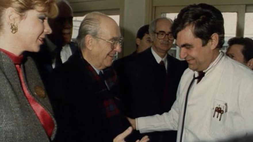 Πώς ο καθηγητής Κρεμαστινός έγινε ο «γιατρός του Ανδρέα»