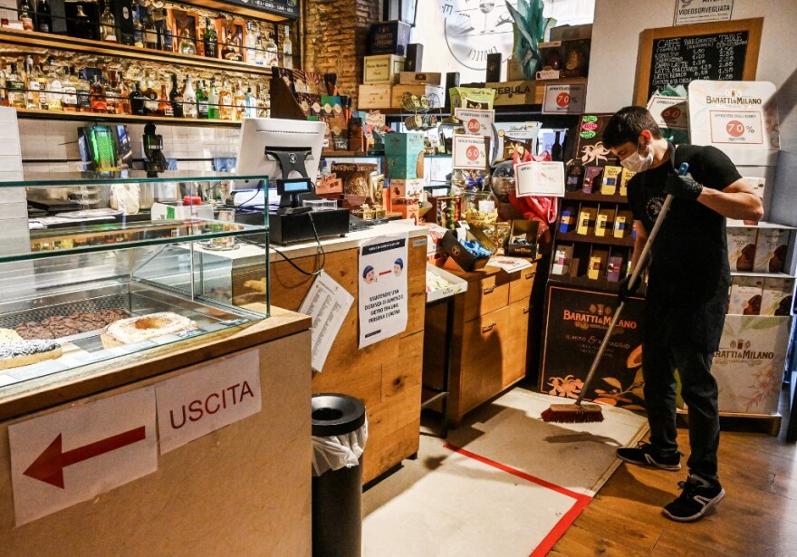 Κορωνοϊός: Ανησυχία στο Μιλάνο λόγω υπερβολικού συνωστισμού 