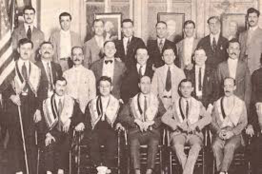 Οι πρώτοι Έλληνες μετανάστες στις Η.Π.Α.: Τα επαγγέλματά τους, οι συνθήκες διαβίωσής τους και το πογκρόμ της Κου Κλουξ Κλαν(1909)