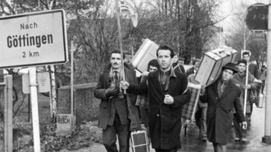 Οι πρώτοι Έλληνες μετανάστες στις Η.Π.Α.: Τα επαγγέλματά τους, οι συνθήκες διαβίωσής τους και το πογκρόμ της Κου Κλουξ Κλαν(1909)