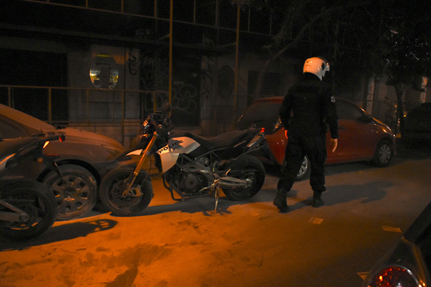 Επεισόδια στην Κυψέλη: Αντιεξουσιαστές έσπασαν βιτρίνες και πέταξαν μολότοφ - Βίντεο 