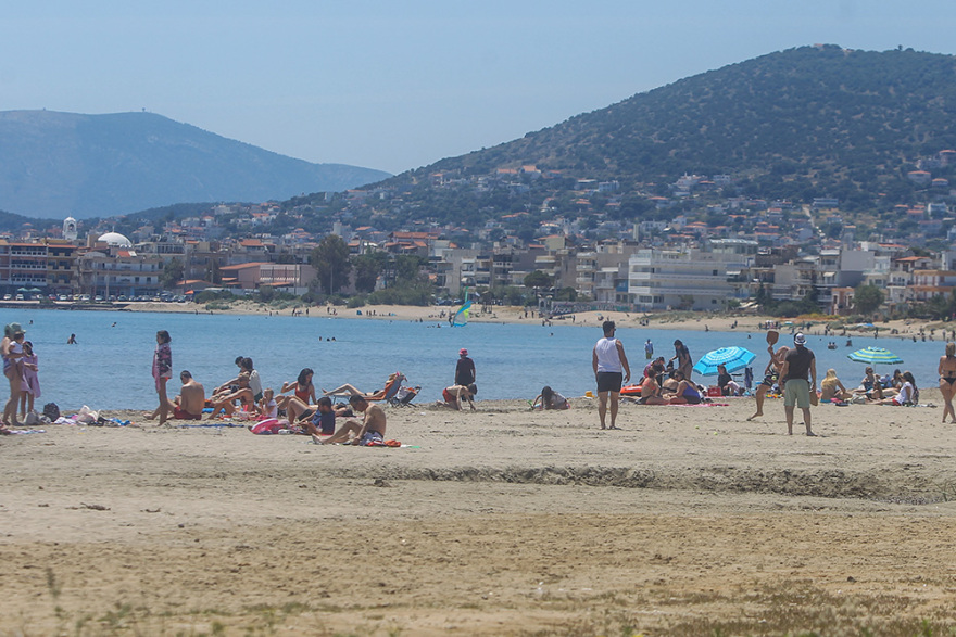 Παραλίες: Γέμισαν από κόσμο σε Βουλιαγμένη, Καβούρι και Λούτσα