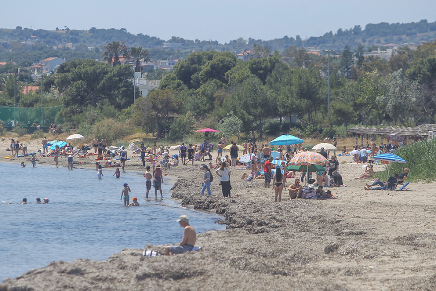 Παραλίες: Γέμισαν από κόσμο σε Βουλιαγμένη, Καβούρι και Λούτσα