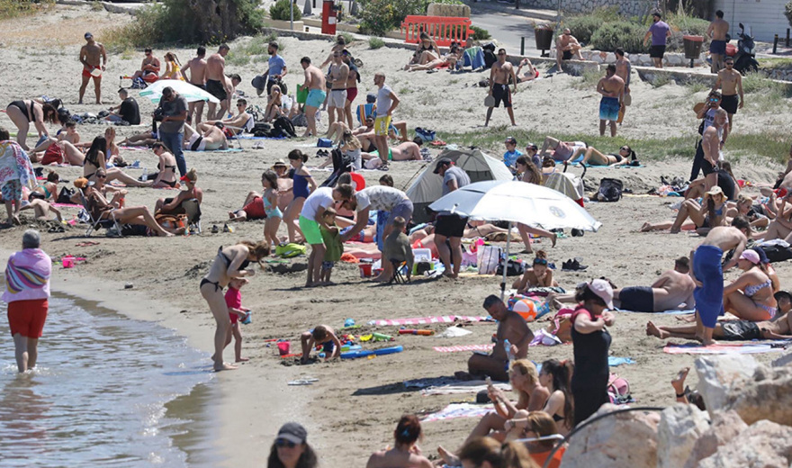 Παραλίες: Γέμισαν από κόσμο σε Βουλιαγμένη, Καβούρι και Λούτσα