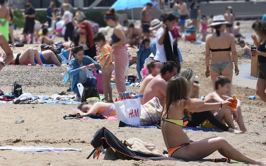 Παραλίες: Κόσμος και σήμερα στις παραλίες - Δείτε εικόνες και βίντεο