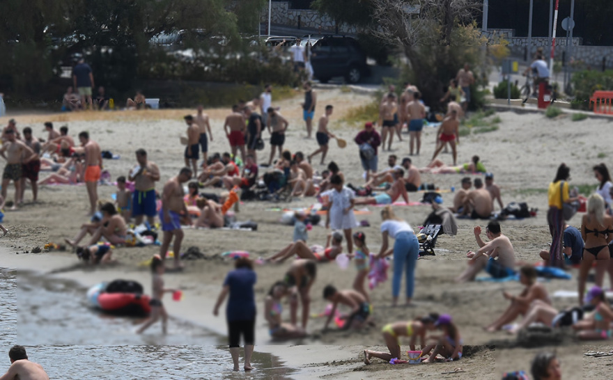Παραλίες: Κόσμος και σήμερα στις παραλίες - Δείτε εικόνες και βίντεο