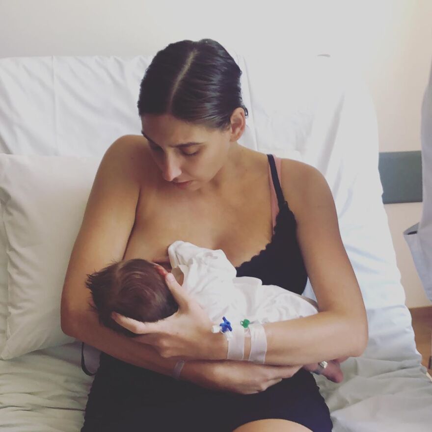 Φωτεινή Αθερίδου: Η φωτογραφία που θηλάζει και το μήνυμά της 