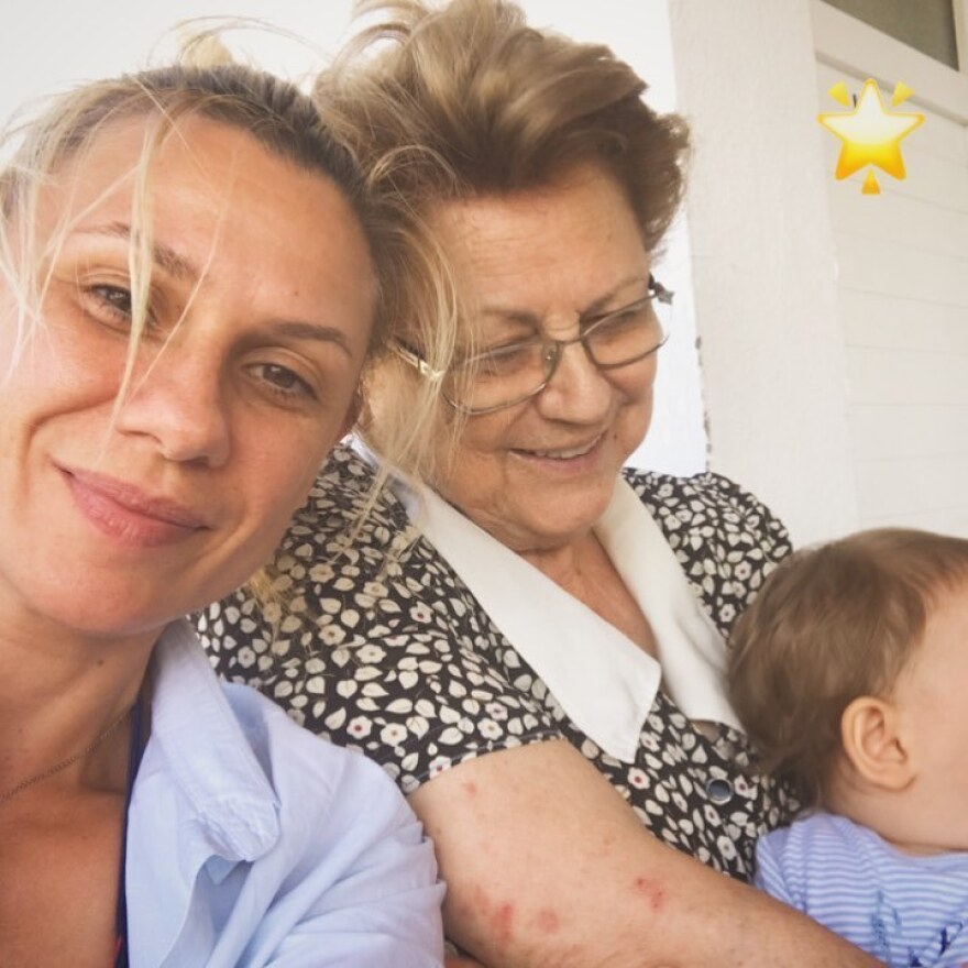 Γιορτή της μητέρας: Οι διάσημοι λένε «χρόνια πολλά» στις μαμάδες τους