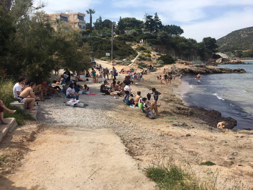 Παραλίες: Κόσμος και σήμερα στις παραλίες - Δείτε εικόνες και βίντεο