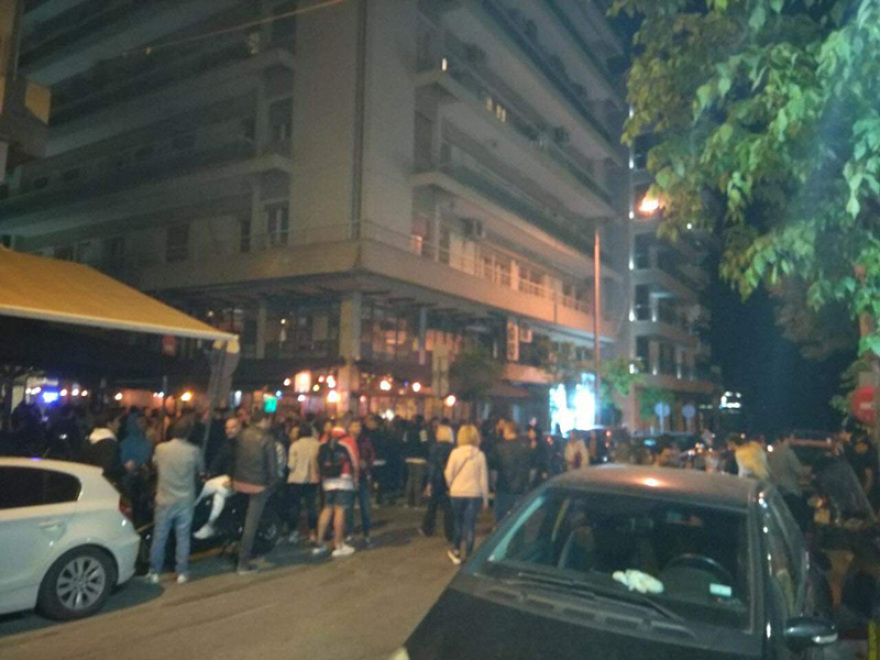 Θεσσαλονίκη-Παγκράτι: «Πατείς με, πατώ σε» στη Νέα Παραλία και την πλατεία Βαρνάβα - Δείτε βίντεο