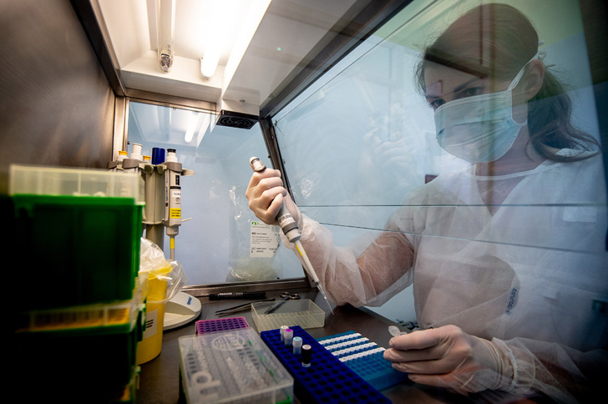 Κορωνοϊός-Εμβόλιο: Ξαφνικά ελπίδες από τη μετάλλαξή του