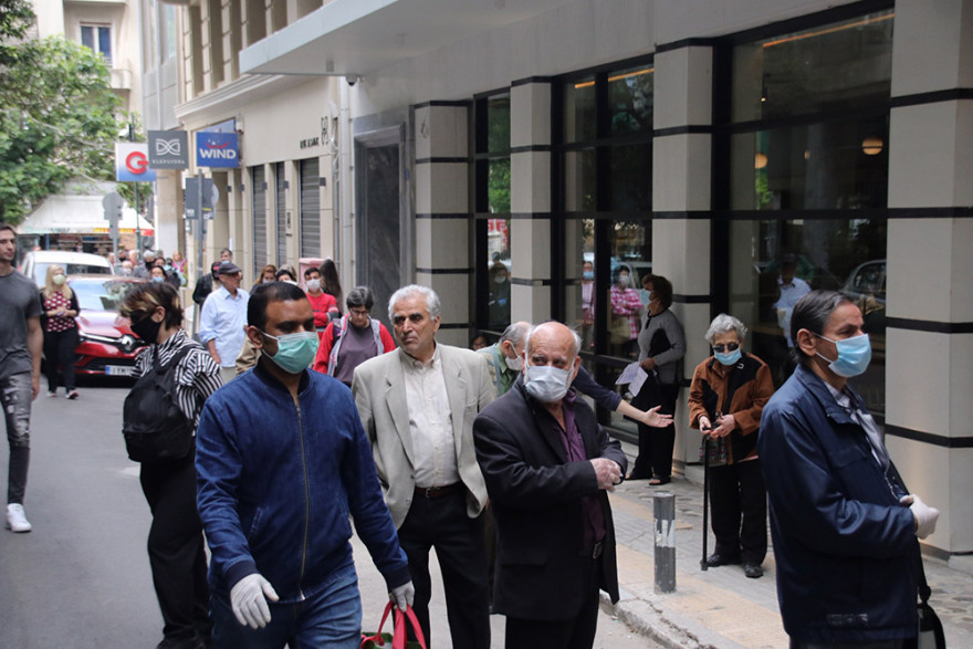 ΔΕΗ: Απίστευτες ουρές στα ταμεία της Αριστείδου - Δεν κόβουμε το ρεύμα απαντά η επιχείρηση