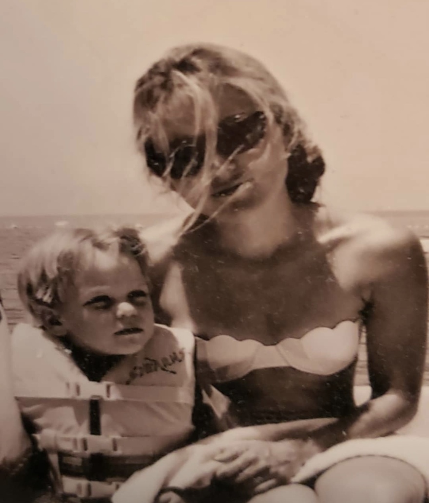 Γιορτή της Μητέρας: Διάσημοι μας έδειξαν τις μαμάδες τους