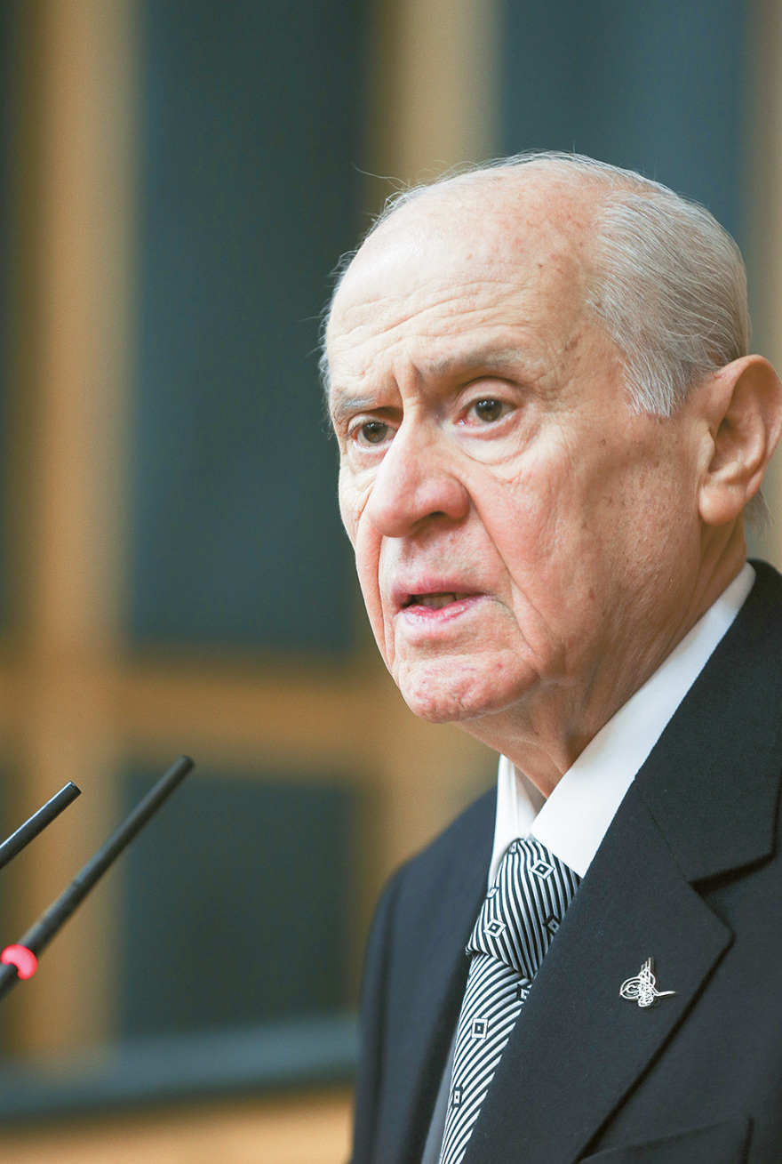 Τουρκία: Η λίρα πέφτει, οι διάδοχοι του Ερντογάν ετοιμάζονται 