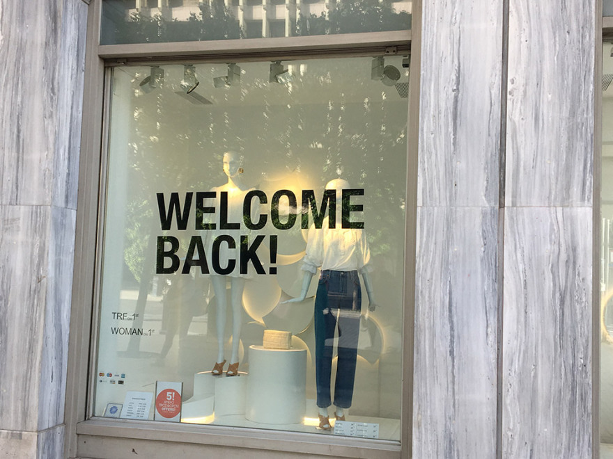 Άρση μέτρων - Καταστήματα: Άνοιξαν με ατμοκαθαριστές και αποστειρωτές - Δείτε βίντεο