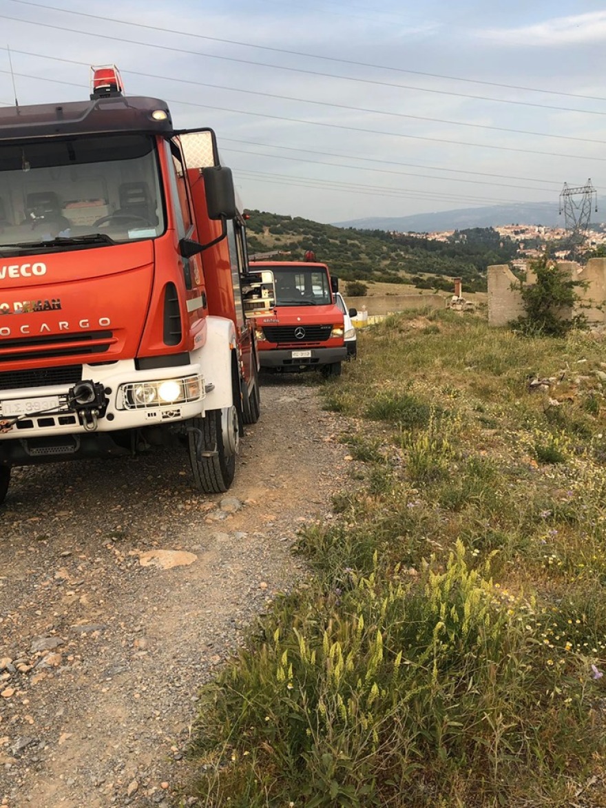 Θεσσαλονίκη - Παλαιόκαστρο: Καλά στην υγεία του ο 60χρονος που έπεσε με το ΙΧ του στον γκρεμό (φωτ.)