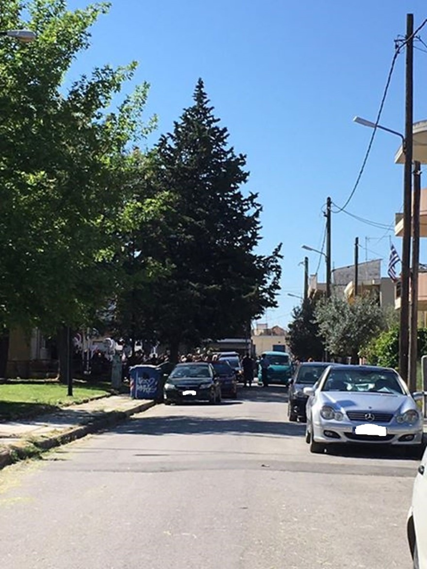 Λάρισα-Κορωνοϊός: Από κηδεία η νέα «έκρηξη» κρουσμάτων στον οικισμό των Ρομά