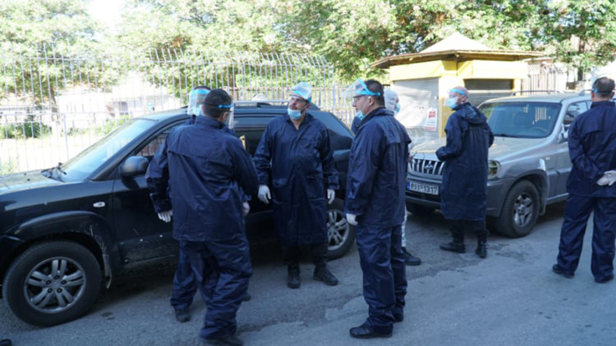 Λάρισα-Κορωνοϊός: Από κηδεία η νέα «έκρηξη» κρουσμάτων στον οικισμό των Ρομά