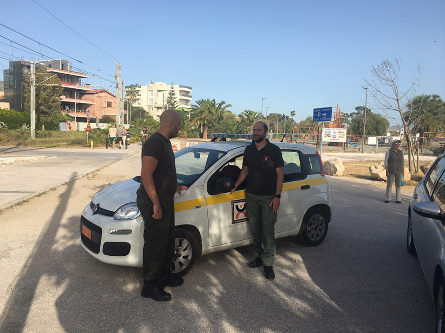 «Εργοτάξιο» οι οργανωμένες παραλίες για να προλάβουν το Σαββατοκύριακο 