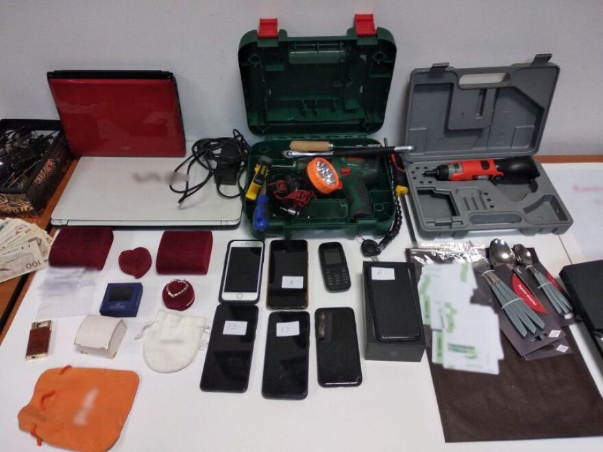 Εξαρθρώθηκε μεγάλη σπείρα διαρρηκτών: Είχαν κλέψει τουλάχιστον 31 σπίτια στην Αττική 