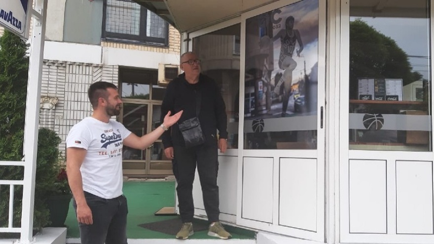 Έγινε… μπίρα ο Ομπράντοβιτς στη Σερβία 